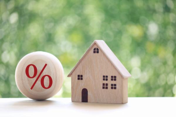 Average shelf life of a mortgage reduces by almost half